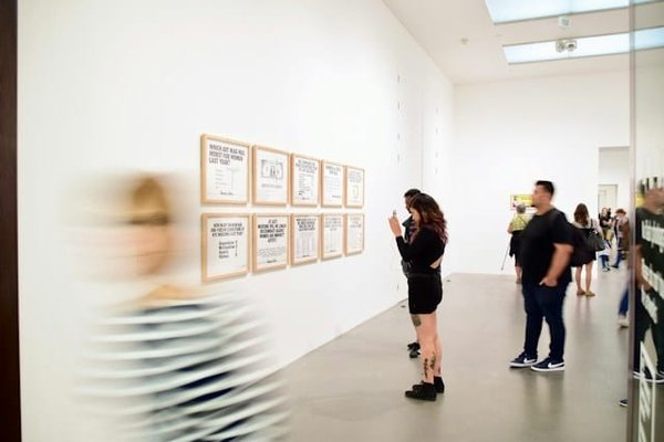 Qu'est-ce qu'un vernissage et à quoi sert-il ?
